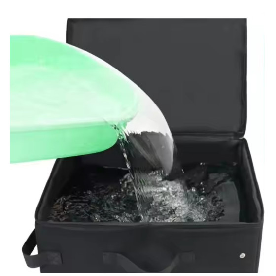 Foldable litter box with closure