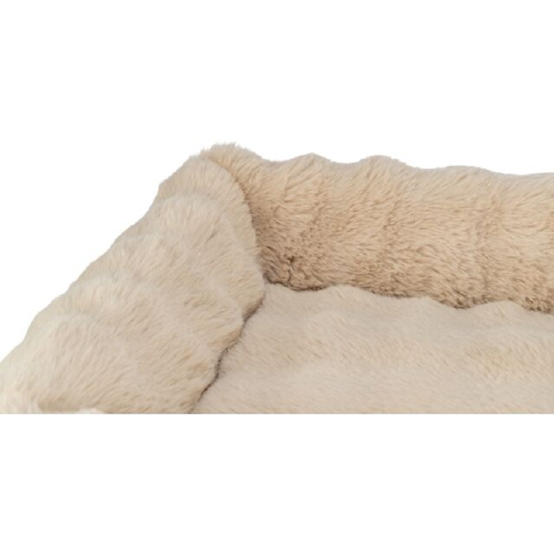 Trixie, Cama Elli