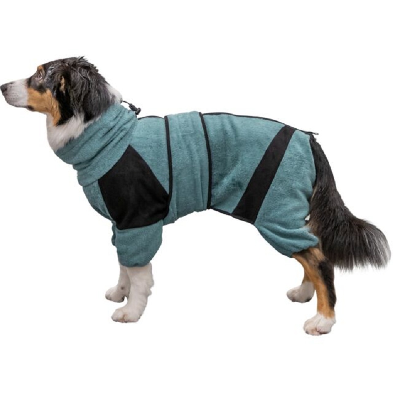 Trixie, Bademantel und Overall Trixie, Bademantel und Overall