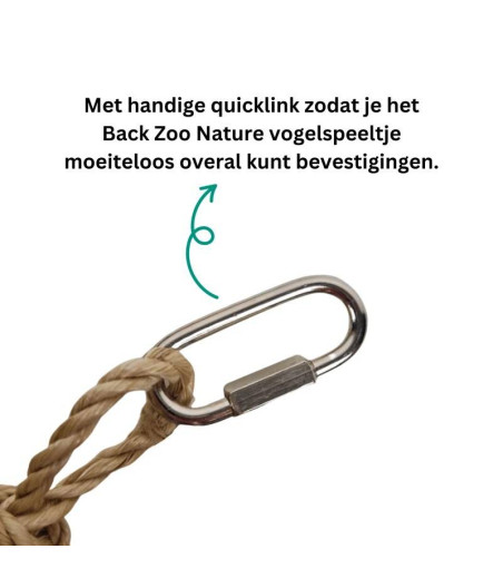 Spielzeug-Futtersuchpapagei hängt Nüsse hinten im Zoo