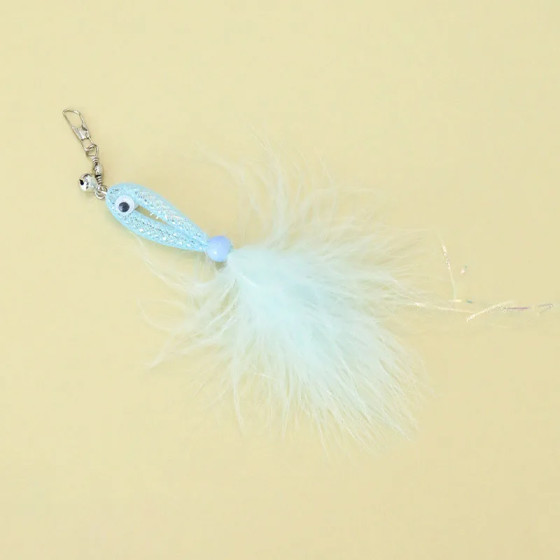 Recharge interactive à l'unité en forme de petit poisson avec plumes colorées à accrocher sur une canne à pêche pour chat