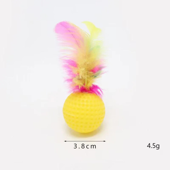 Jouet interactif balle colorée en plastique léger avec véritable plume et grelot intégré pour chat diamètre 3,8 cm