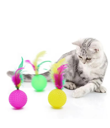 Jouet interactif balle colorée en plastique léger avec véritable plume et grelot intégré pour chat diamètre 3,8 cm