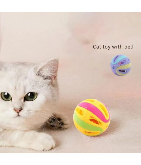 Jouet interactif balle en plastique creuse et multicolore avec grelot pour chat  pour stimuler l'activité physique