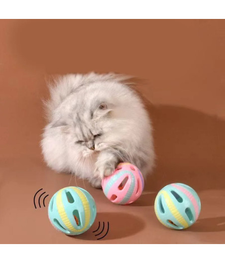 Jouet interactif balle en plastique creuse et multicolore avec grelot pour chat  pour stimuler l'activité physique