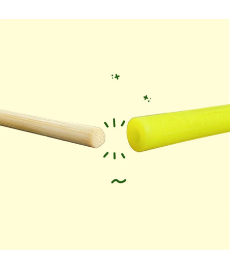 Jouet interactif canne à pêche pour chat avec bâton en bois naturel et embout en silicone flexible imitant une queue de souris