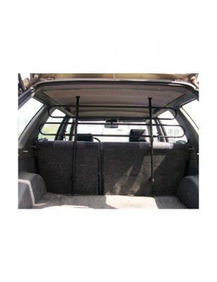 Adjustable dog guard with angled feet