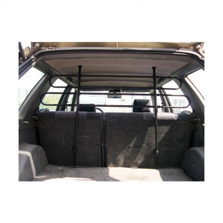 Adjustable dog guard with angled feet