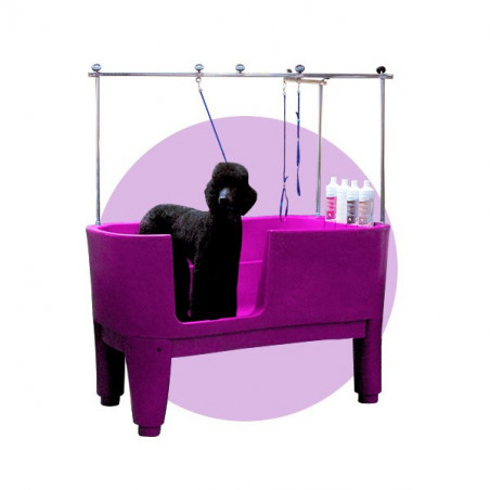 Große freistehende Badewanne lila