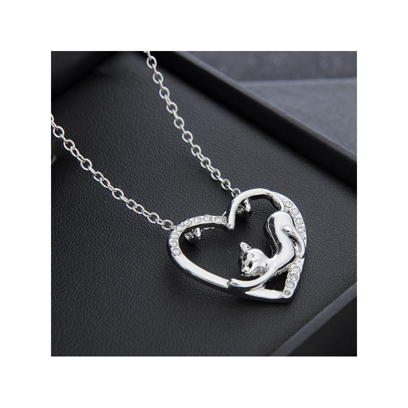 My heart rhinestone cat pendant necklace