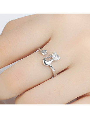 anillo de gato con diamantes de imitación