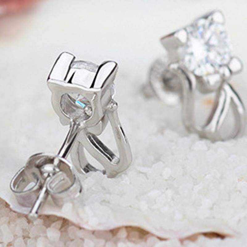 Pendientes de gato con diamantes de imitación