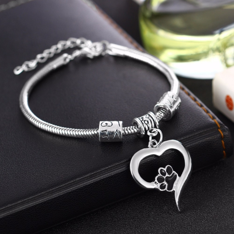 bracelet coeur à patte de chat