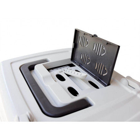 Cat litter box with lid