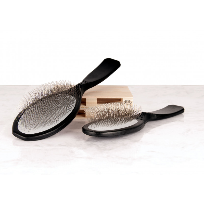 Show Tech, Brosse carde Ultra Pro Side Slicker Noir Show Tech, Brosse carde Ultra Pro Side Slicker Noir