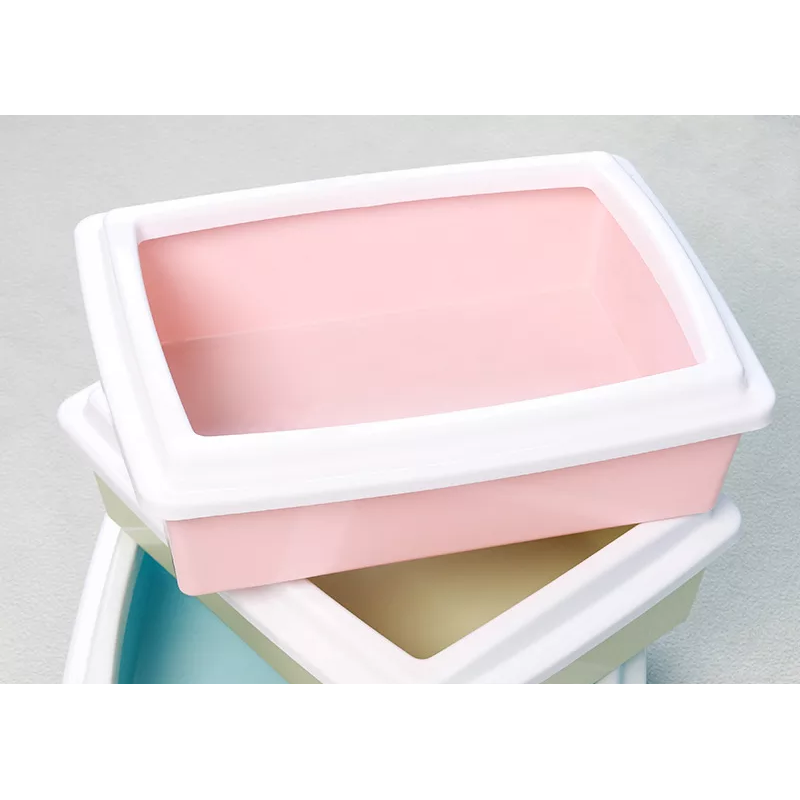 Litter box with rim and litter scoop