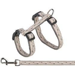 Trixie, Harness with leash