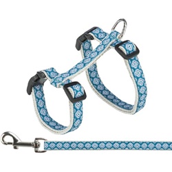 Trixie, Harness with leash
