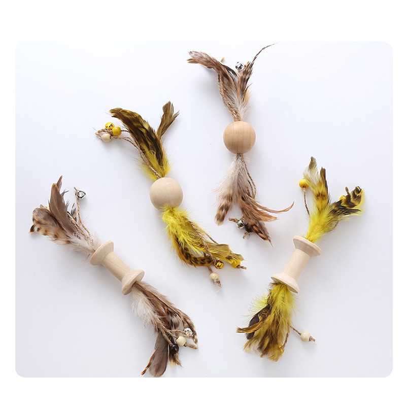 Juguete para gatos de madera y plumas